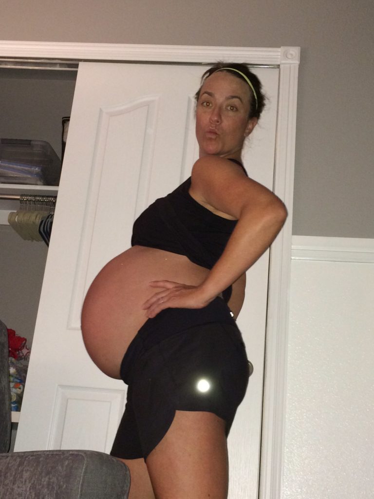 Honey I Blew Up My Belly Week By Week Pregnant Twin Belly Pictures Two Came True