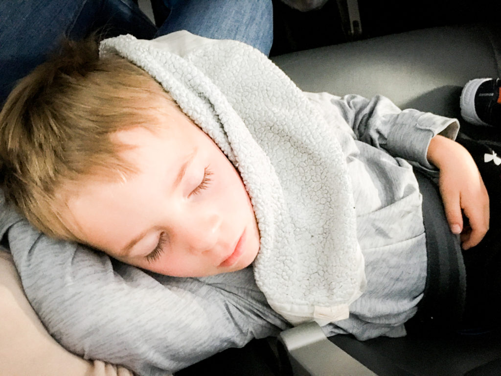how to ensure everyone sleeps while traveling with kids